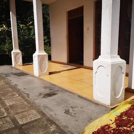 Sithu Guesthouse Бентота Екстериор снимка