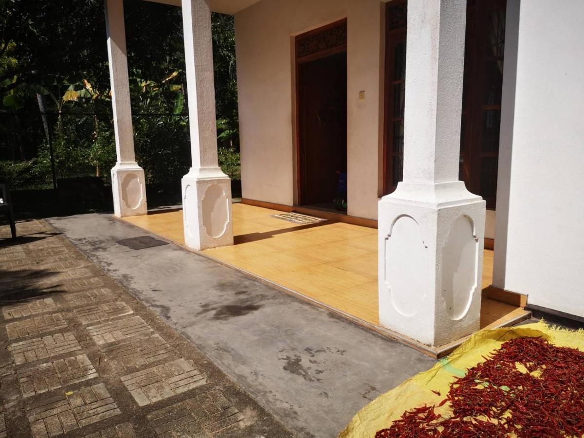 Sithu Guesthouse Бентота Екстериор снимка